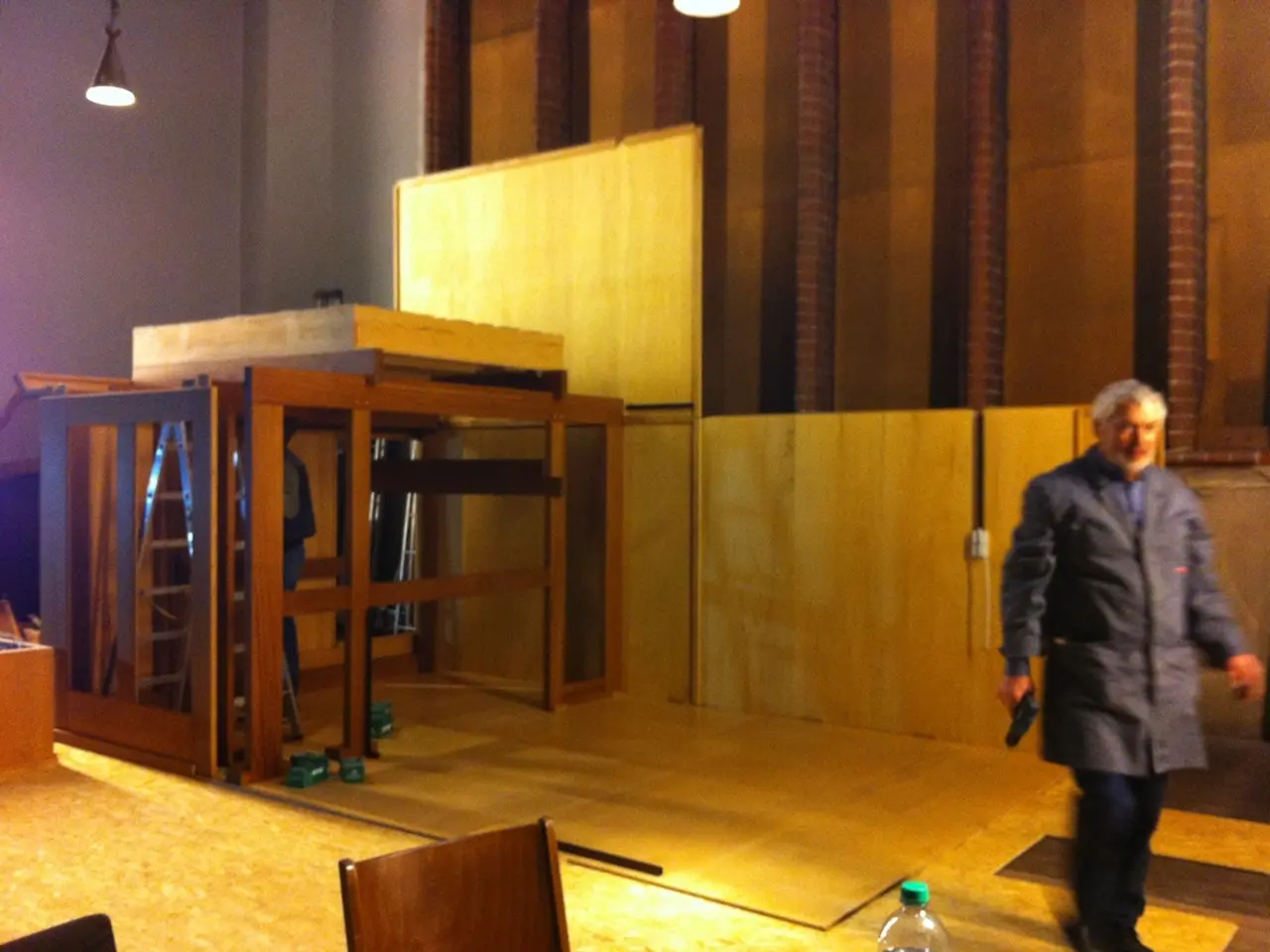 Armed Individual Instigates Disturbance in Breuberg, Brandishing a Knife