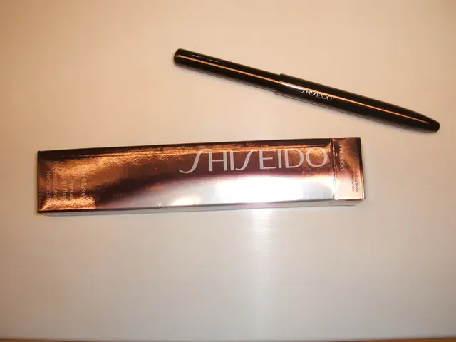 Applying Eyeliner within the Lower Eye Lid Enhances Chance of Vision Issues