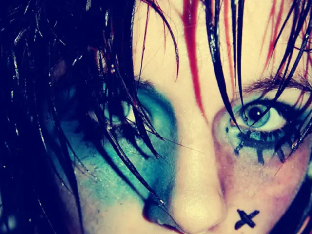 Stages, Causes, and Medical Advice for Various Shades of Bruises: When to Seek Professional Help