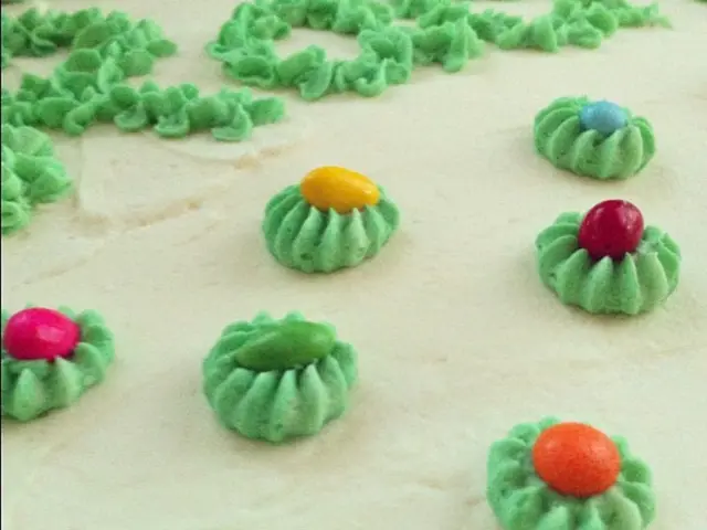 Distinct Features of Freckles versus Sunspots: Unveiling the Differences