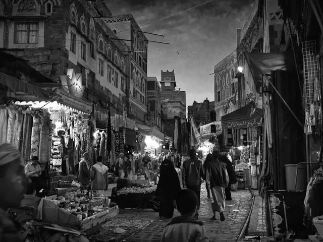 Police advisors focusing on traffic safety from The Hague Pay a Visit to Boeler Market