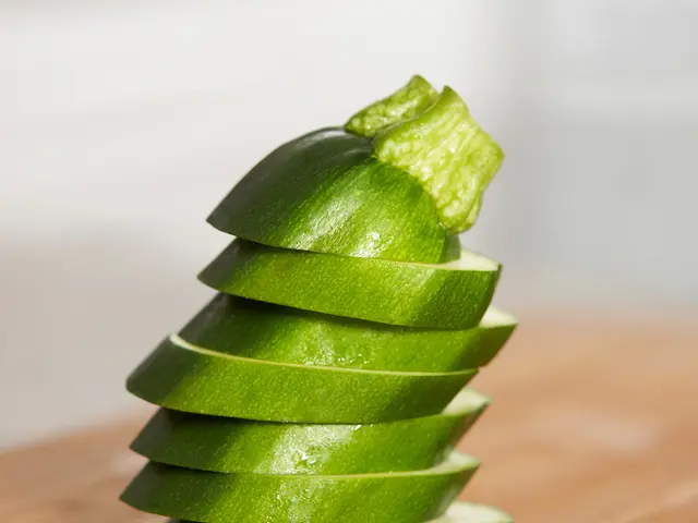 Eye cucumber treatment: Advantages and application methods