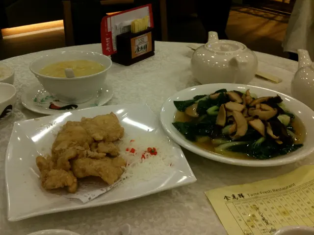 After-meal showers could potentially harm your digestive system, according to an expert's opinion.