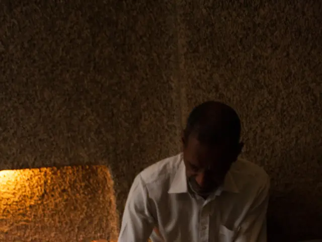 Digestive disorders comparison: Symptoms, root causes, and remedies for heartburn and indigestion