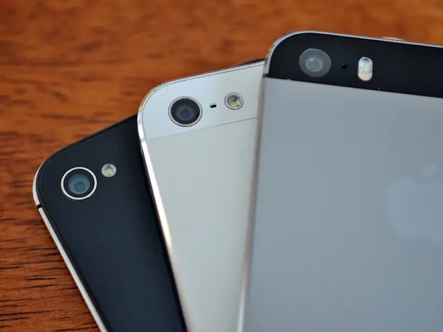 Workplace Transformations Caused by the Adoption of 5G Technology