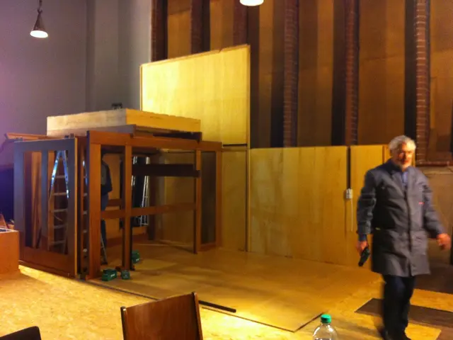 Armed Individual Instigates Disturbance in Breuberg, Brandishing a Knife